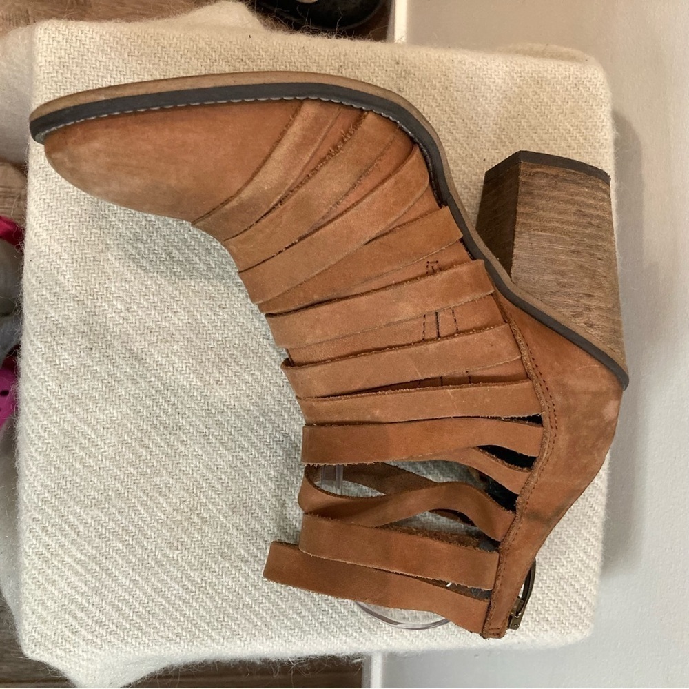 FREE PEOPLE SZ 38 Hybrid Stacked Heel Strappy Back Zipper Ankle Boots Booties - Picture 4 of 11